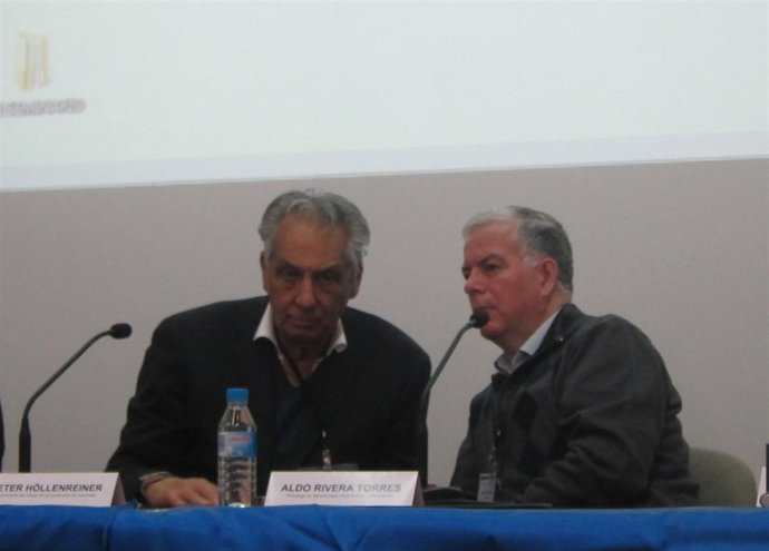 Peter Höllenreiner, superviviente de Auswitch, a la izquierda de la imagen