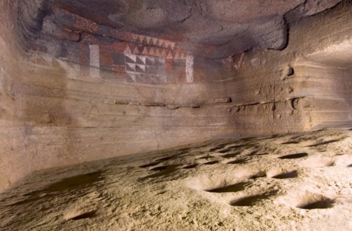 Interior de la Cueva Pintada