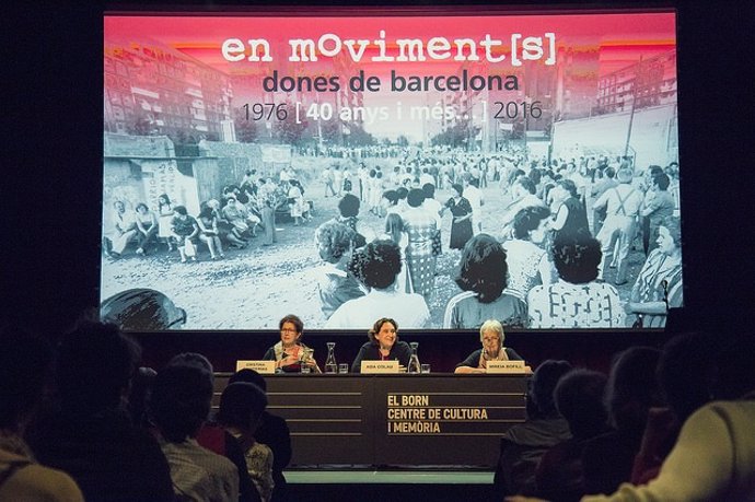 Presentación de 'En moviment[s]. Dones de Barcelona. 40 anys i més. A976-2016'