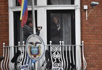 La Fiscalía ecuatoriana descarta una "pronta salida" de Assange pese al interrogatorio en Londres