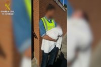Detenidas una pareja y una madre "de alquiler" por la venta del bebé por 10.000 euros