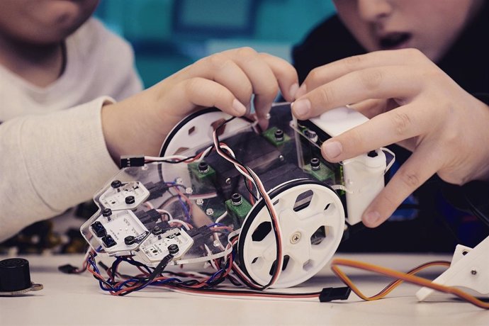 Nace Vector Academy con Robotics Camp