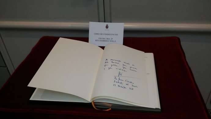 Libro de condolencias en el Senado por la muerte de Rita Barberá