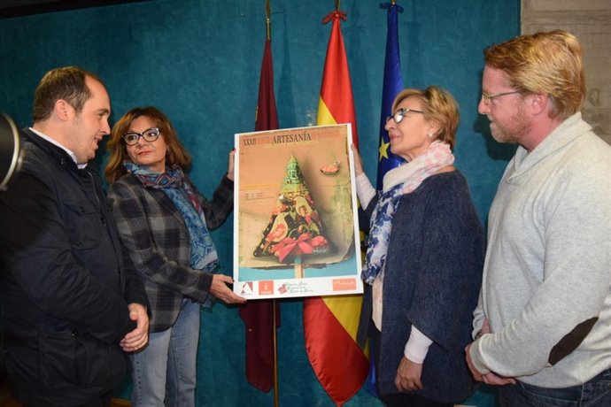 Foto/ Presentación De La Xxxii Muestra Artesana Regional De Navidad