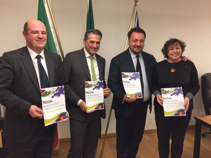 Elizalde, con los representantes de Euskadi, Liguria y Lombardia.