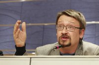 En Comú ve una "irresponsabilidad" que Puigdemont no vaya a la Conferencia de Presidentes