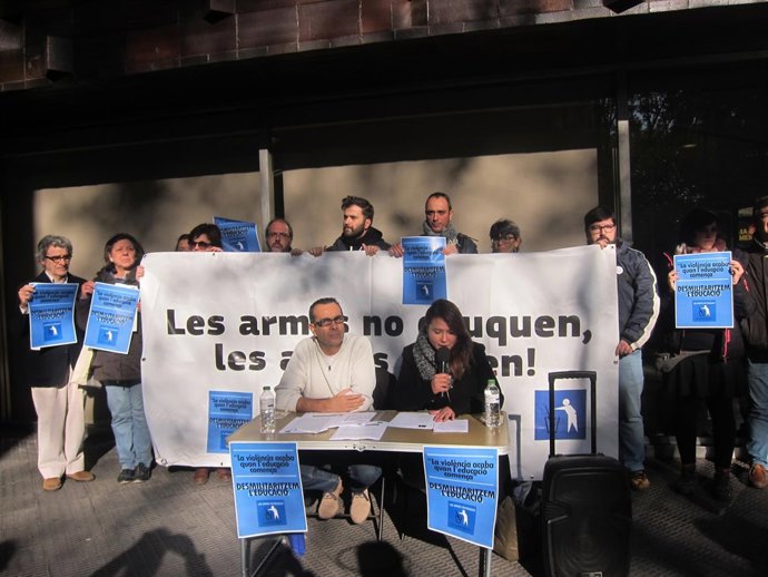 Jordi Muñoz y Marina Pérez, Desmilitaritzem l'Educació
