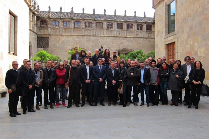 El pte.C.Puigdemont con ganadores de los Premis ARC