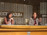 La consejera de Hacienda dice que Podemos "falta a la verdad" en su enmienda a la totalidad de los PGEx