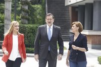 Cifuentes dice que el PP de Madrid no es “una isla” al plantear 'un militante un voto'