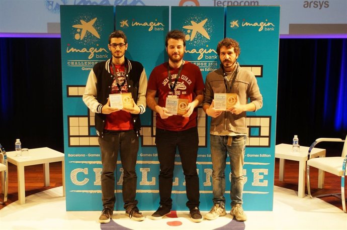 Integrantes del primer equipo ganador de la imaginChallenge 