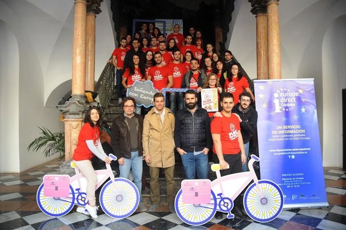 Torralbo, entre Rojas (izda.) y Mayoral, durante la recepción