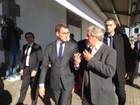 El presidente de Uruguay testa los "adelantos tecnológicos" del ferrocarril en Santiago