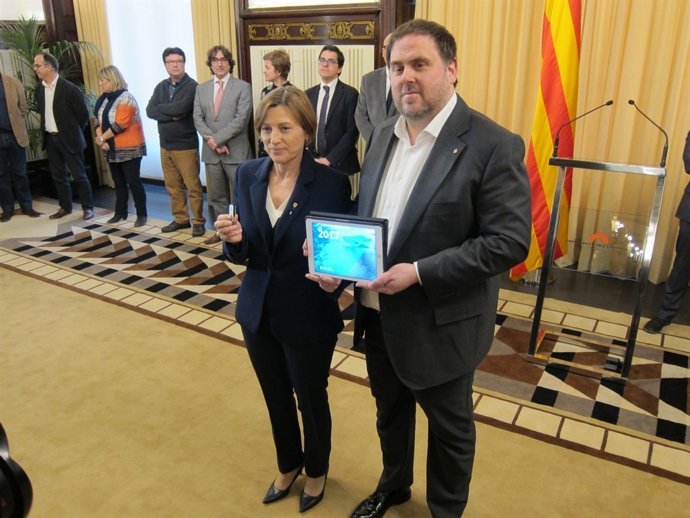 La pta.Del Parlament Carmel Forcadell y el conseller de Economía Oriol Junqueras
