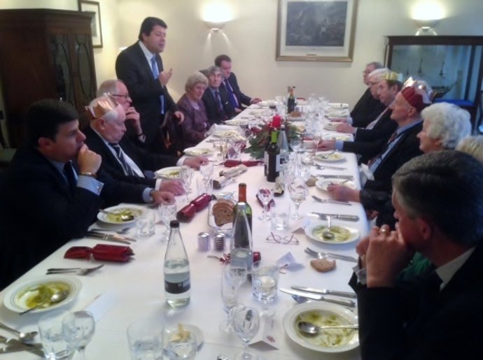 Picardo con miembros de la Cámara de los Lores