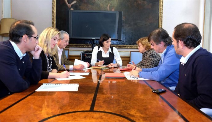 Igual mantiene reuniones con sindicatos, en la foto con CCOO
