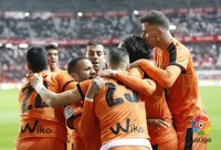 Eibar y Valencia se acercan a los octavos de final