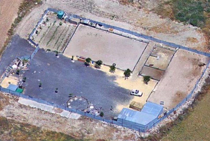 Imagen aérea de la finca denunciada.