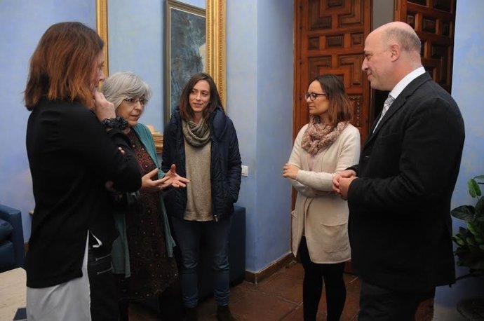 Ruiz y Guijarro (dcha.), durante el encuentro con la Fundación Mujeres