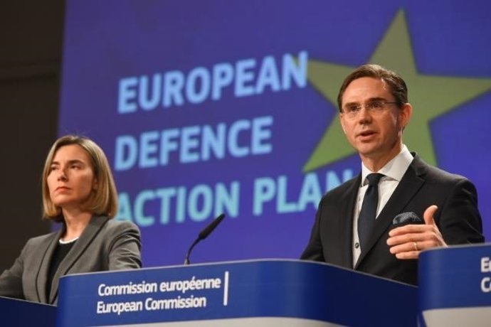Federica Mogherini y Jyrki Katainen