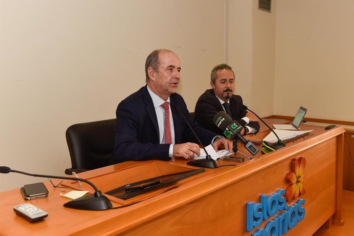 El consejero de Economía, Pedro Ortega hoy en rueda de prensa