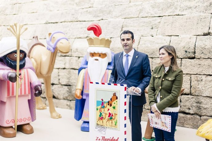 El alcalde presenta el programa municipal de Navidad