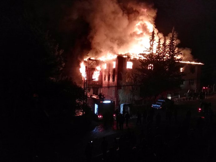 Incendio en una residencia de estudiantes en Adana, Turquía