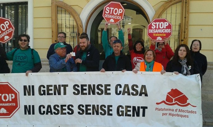 Concentración de representantes de la PAH de Valencia