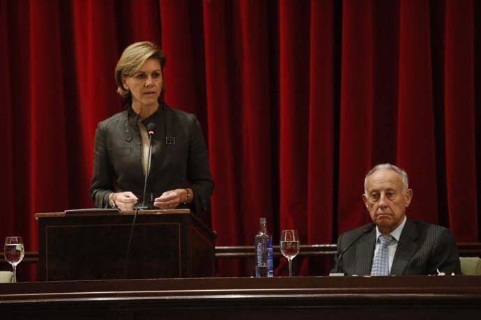 La ministra de Defensa, María Dolores de Cospedal, en el Casino de Madrid