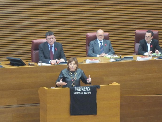 Bonig en la tribuna de las Corts con la camiseta