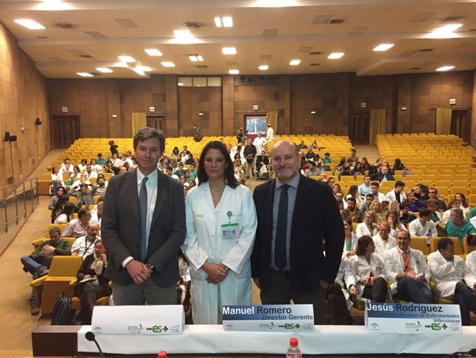 Jornada informativa para el uso prudente de antibióticos en el Hospital Macarena