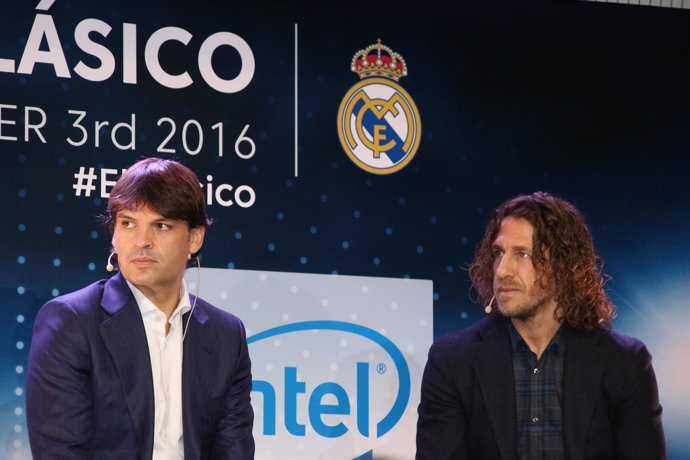 Puyol junto a Morientes