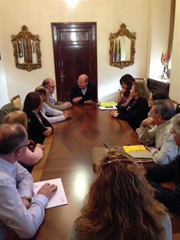 Reunión del alcalde con vecinos de Las Protegidas