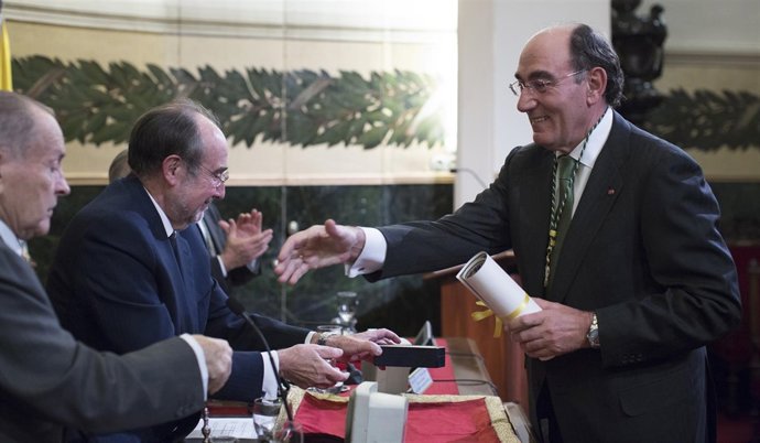 El presidente de Ibedrola, Ignacio Galán, recibe medalla de honor de la RANM    