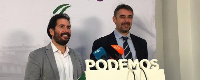 Los parlamentarios de Podemos Juan Moreno Yagüe y David Moscoso 