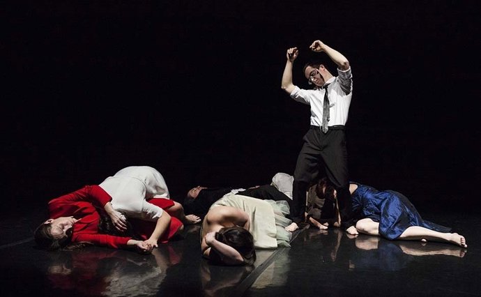 Espectáculo Gratuito De Danza Integrada Mesa Para Tr3s En El Museo Reina Sofía M