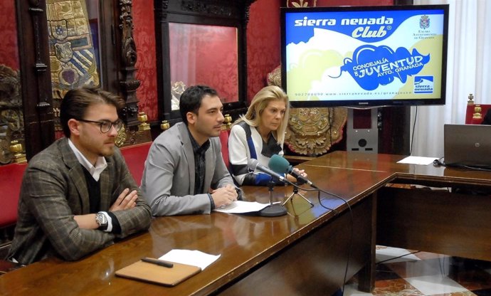 Presentación del forfait joven en el Ayuntamiento