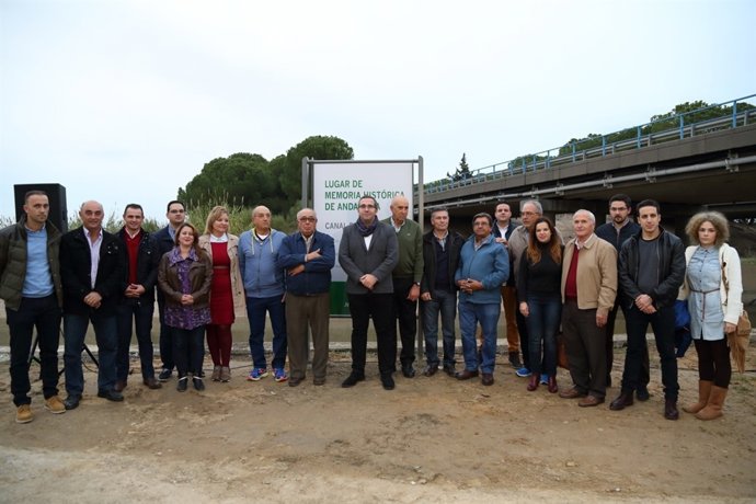 El Ayuntamiento Palaciego Inaugura La Señal Indicativa De El Canal De Los Presos