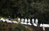 Culminan los exámenes forenses a los 71 fallecidos en el accidente de avión en Colombia