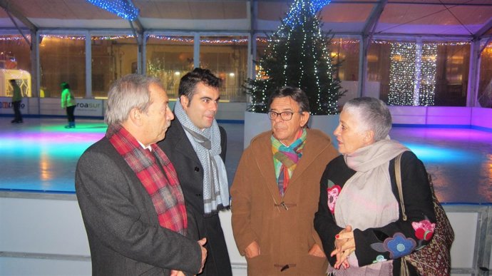 Inauguración de la pista de patinaje sobre hielo en Oviedo
