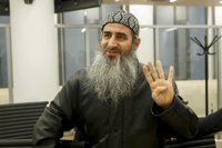 La defensa del mulá Krekar, recién liberado en Noruega, reclamará daños y perjuicios