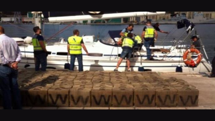 Velero con hachís intervenido en operación de la Guardia Civil de Lugo.