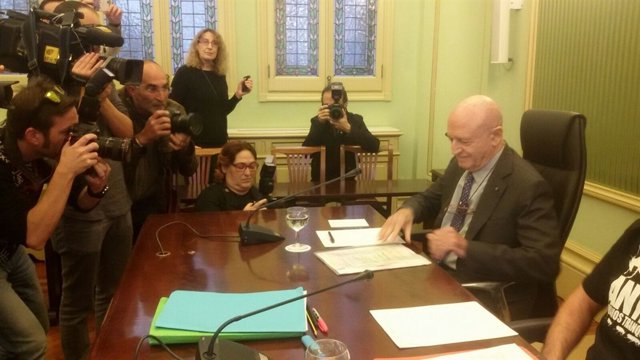 Abel Matutes, en el Parlament balear