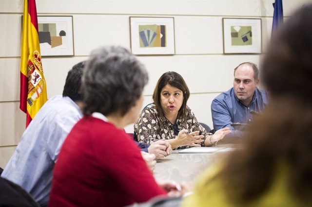 Reunión Círculo Cannábico y senadores y diputados de Unidos Podemos