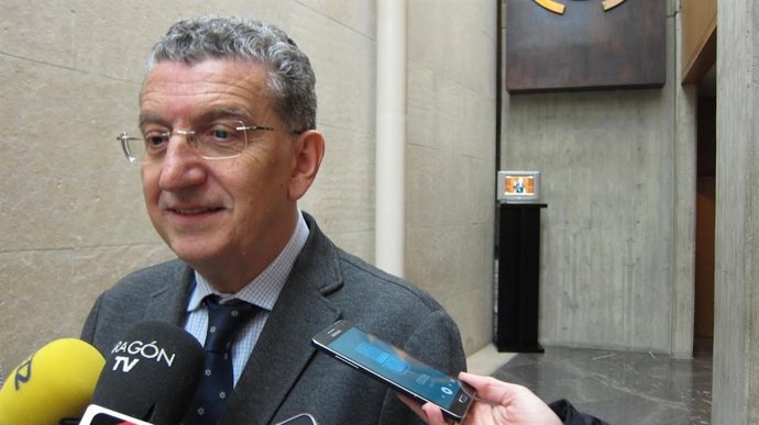 El consejero de Sanidad del Gobierno de Aragón, Sebastián Celaya.