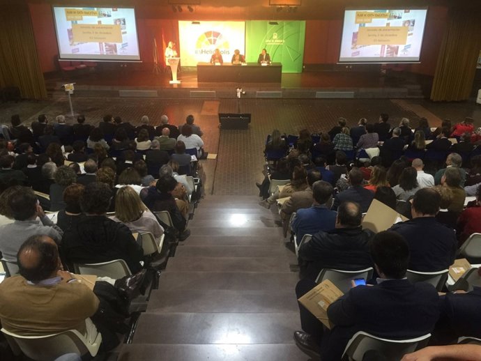 De la Calle pide esfuerzo de la comunidad para desarrollar Plan de Éxito Escolar