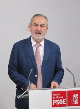 Rafael González Tovar se dirige a los medios
