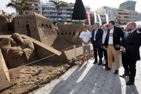 Gran Canaria inaugura el Belén de Arena 2016 bajo el sol de Las Canteras