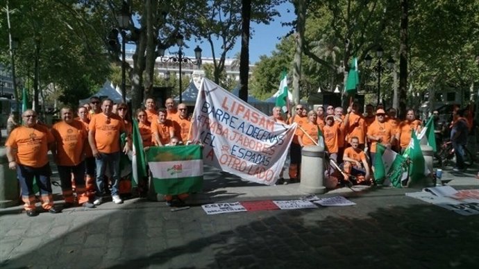 Foto de grupo del colectivo.