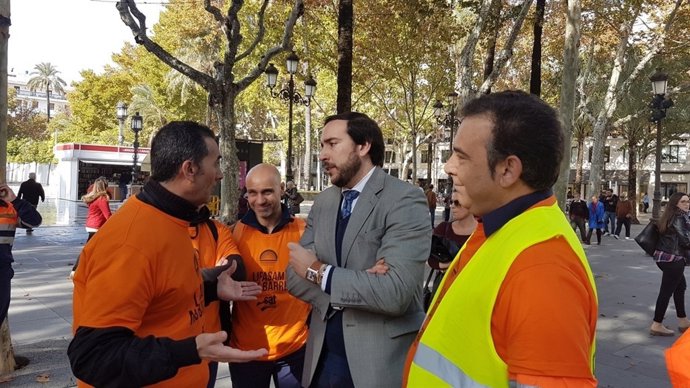 Moraga con los trabajadores.